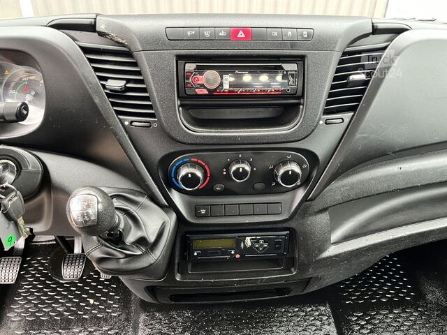 Loading platform Iveco Daily 35C15 2.3 375 Trekhaak 3500kg Laadklep 50...