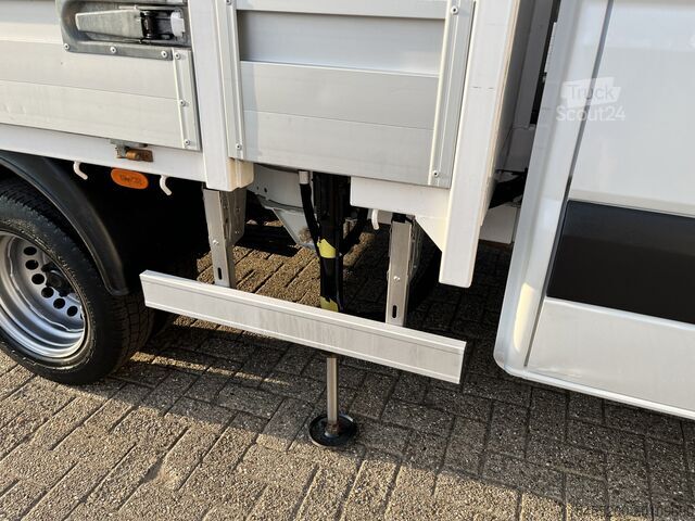 Вантажівка-платформа з краном Mercedes-Benz Sprinter 513 CDI 366 Hiab Laadkraan 018T Trekha...