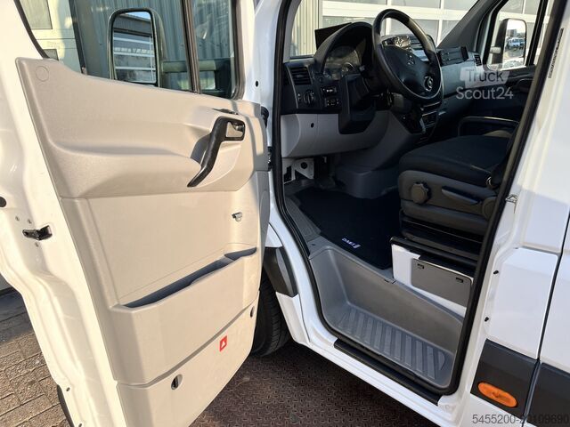 Вантажівка-платформа з краном Mercedes-Benz Sprinter 513 CDI 366 Hiab Laadkraan 018T Trekha...