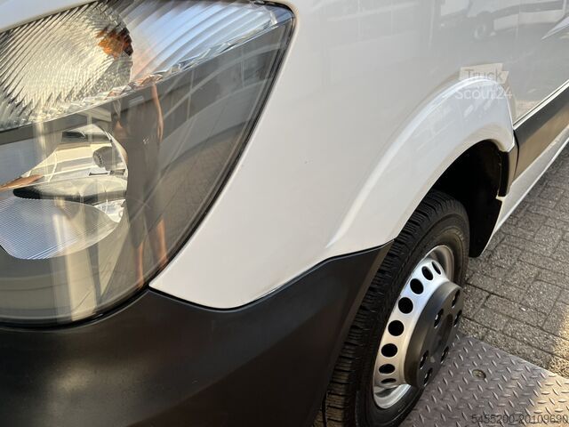 Вантажівка-платформа з краном Mercedes-Benz Sprinter 513 CDI 366 Hiab Laadkraan 018T Trekha...
