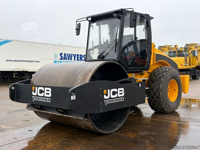 En valjček JCB VM200D