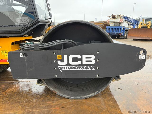 En valjček JCB VM200D