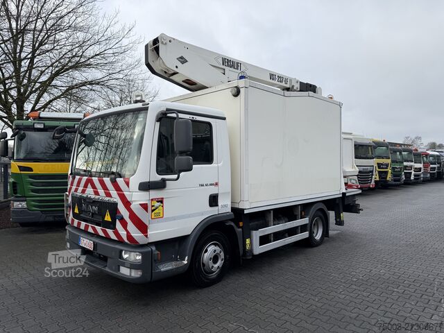 LKW mit Kofferaufbau MAN TGL 12.180 Koffer mit Ruthmann Versalift 14.90m
