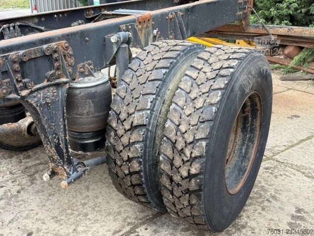 Vrachtwagenchassis DAF 2300 4X2 Chassis Spring/Air Manual Gearbox