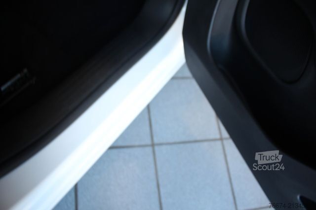 Furgone OPEL Combo E Cargo Edition Klima PDC Bluetooth AHK