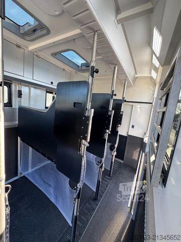 Nákladní vůz pro přepravu dobytka SCANIA S500 STX 5 Pferde m. Doppel PopOut & Mega PushUp