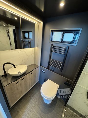 Nákladní vůz pro přepravu dobytka SCANIA S500 STX 5 Pferde m. Doppel PopOut & Mega PushUp