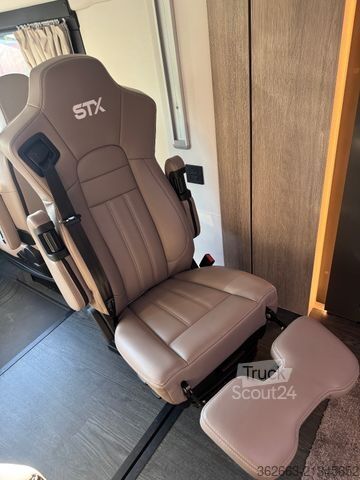 Nákladní vůz pro přepravu dobytka SCANIA S500 STX 5 Pferde m. Doppel PopOut & Mega PushUp