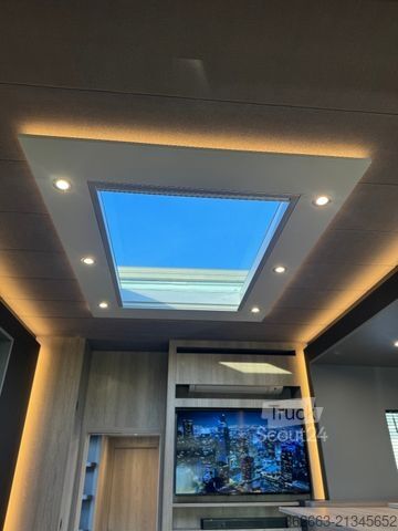 Nákladní vůz pro přepravu dobytka SCANIA S500 STX 5 Pferde m. Doppel PopOut & Mega PushUp