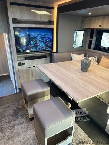 Nákladní vůz pro přepravu dobytka SCANIA S500 STX 5 Pferde m. Doppel PopOut & Mega PushUp