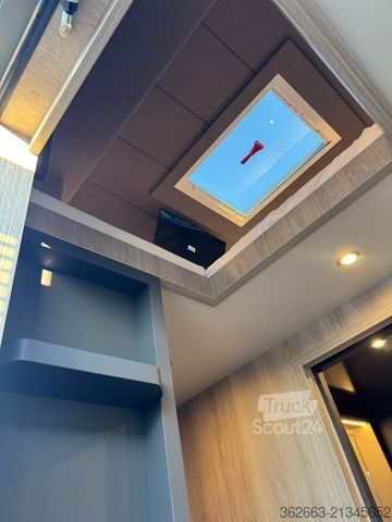 Nákladní vůz pro přepravu dobytka SCANIA S500 STX 5 Pferde m. Doppel PopOut & Mega PushUp