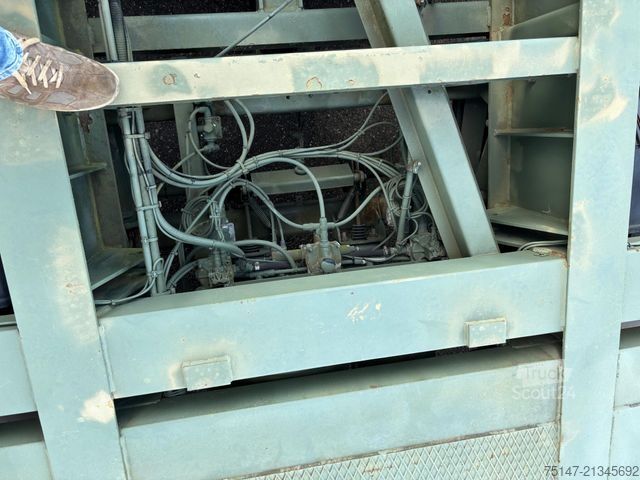 Напівпричіп з кузовом, що змінюється KÖGEL 3-Achs Container-Chassis 40 ex BW Bundeswehr