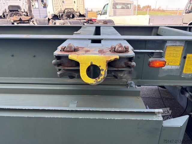 Напівпричіп з кузовом, що змінюється KÖGEL 3-Achs Container-Chassis 40 ex BW Bundeswehr