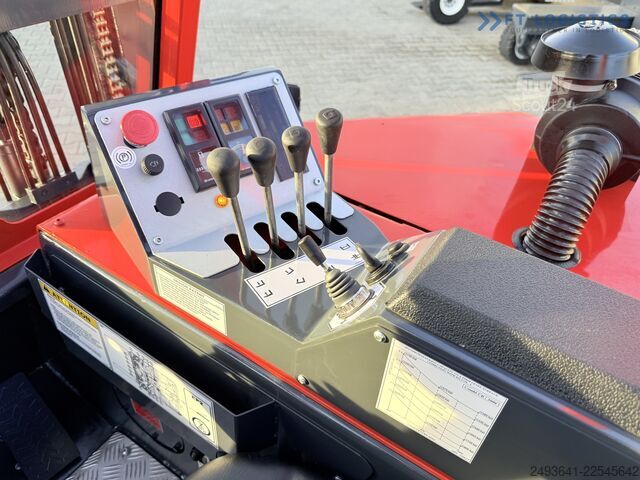 رافعة شوكية رباعية الاتجاهات Combilift C3000CB GAS TRIPLEX 4900 FREE-LIFT