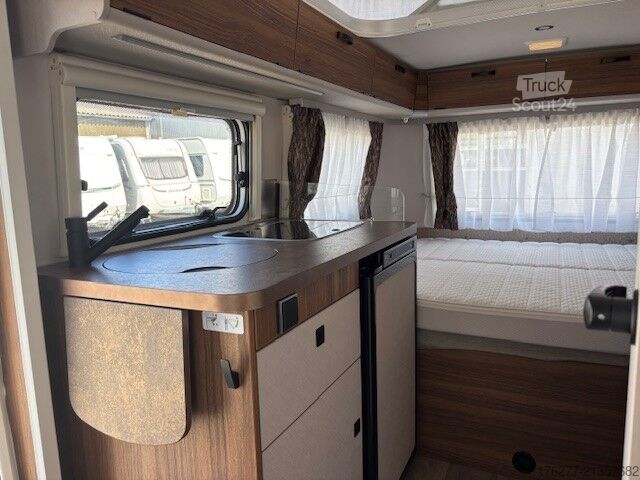 Potovalna prikolica Eriba Touring 430