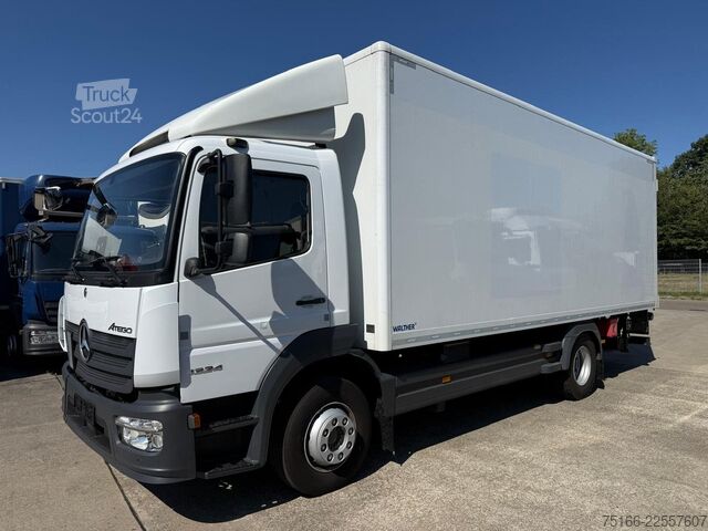 Vrachtwagen met bakwagen MERCEDES-BENZ ATEGO 1324 L Koffer 6,50 m LBW BÄR 1,5 T*LASI