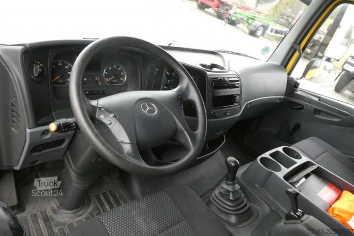 Skriňová dodávka MERCEDES-BENZ Atego 816 Möbelkoffer