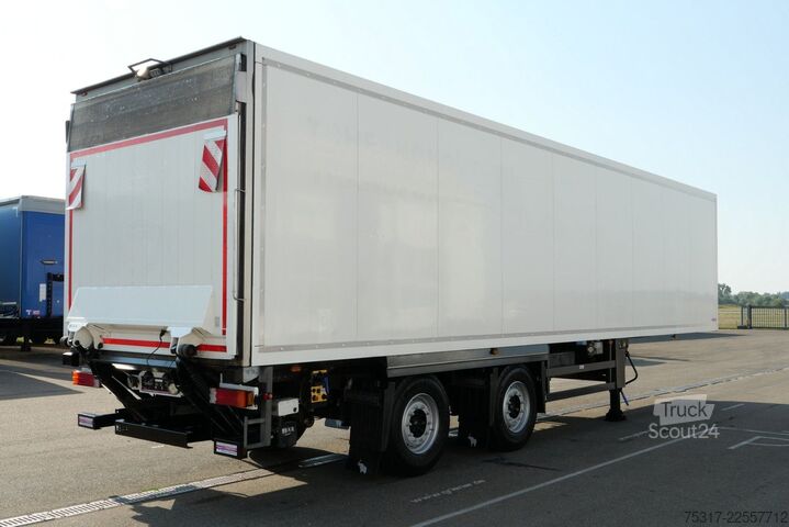 Koeloplegger SCHMITZ CARGOBULL SKO 18 /LZG CITY TRIDEC LENKA. /LBW 3to / 1550
