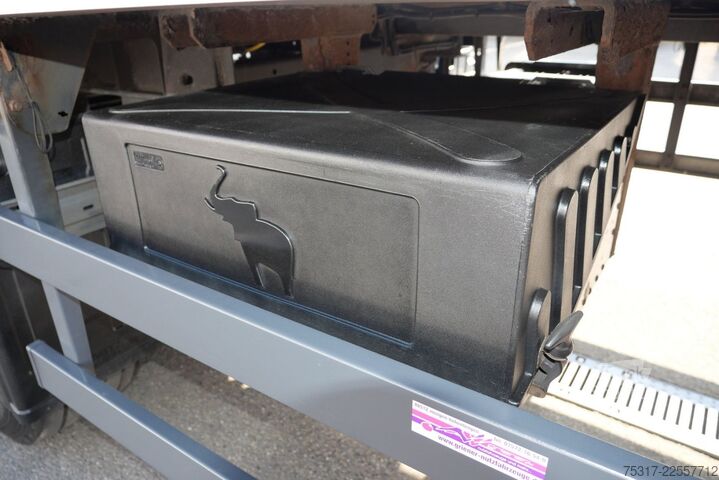 Koeloplegger SCHMITZ CARGOBULL SKO 18 /LZG CITY TRIDEC LENKA. /LBW 3to / 1550