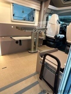 Ημιενσωματωμένο αυτοκινούμενο τροχόσπιτο BÜRSTNER Lyseo TD 684 *ROLLSTUHLGERECHT mit Lift