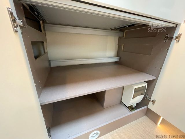 Camping-car semi-intégré BÜRSTNER Lyseo TD 684 *ROLLSTUHLGERECHT mit Lift