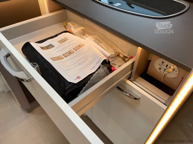 Camping-car semi-intégré BÜRSTNER Lyseo TD 684 *ROLLSTUHLGERECHT mit Lift