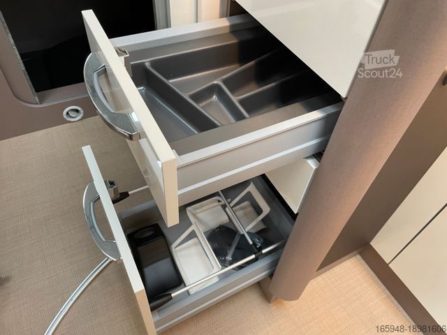 Camping-car semi-intégré BÜRSTNER Lyseo TD 684 *ROLLSTUHLGERECHT mit Lift