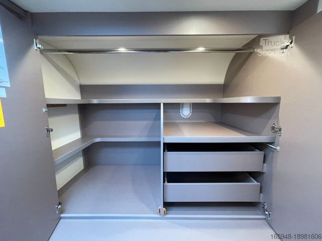 Camping-car semi-intégré BÜRSTNER Lyseo TD 684 *ROLLSTUHLGERECHT mit Lift