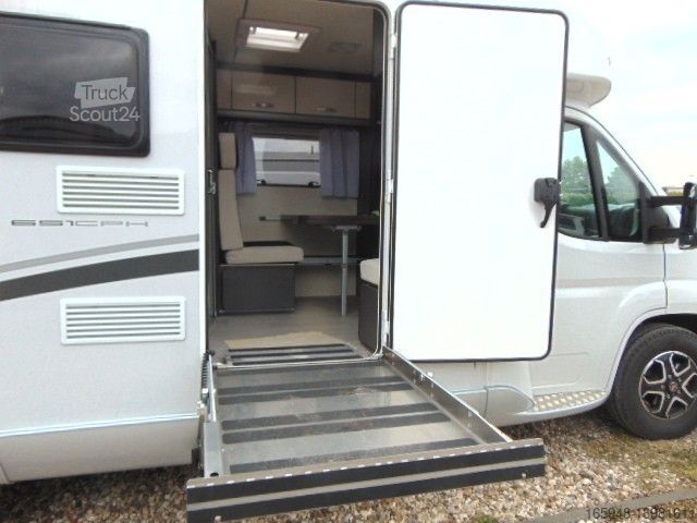 Teilintegriertes Wohnmobil ACROSS Aero 681 Rollstuhlgeeignet mit Lift