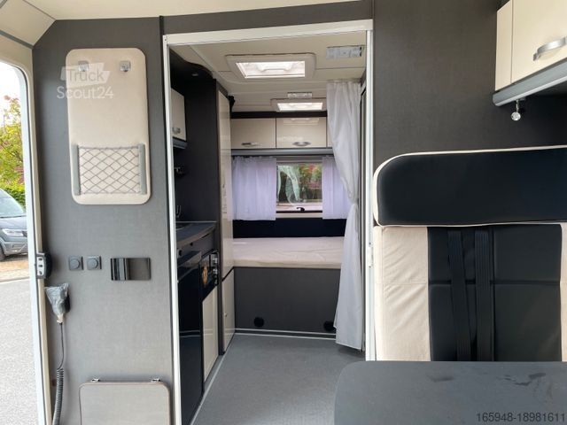 Teilintegriertes Wohnmobil ACROSS Aero 681 Rollstuhlgeeignet mit Lift