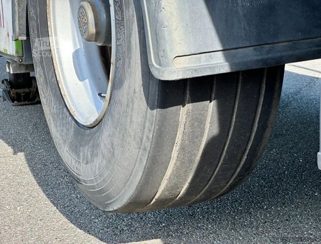 Auflieger mit Arbeitsbühne  Happy Trailer 2x STUURAS 1265 CM LANG LIFTAS NIE