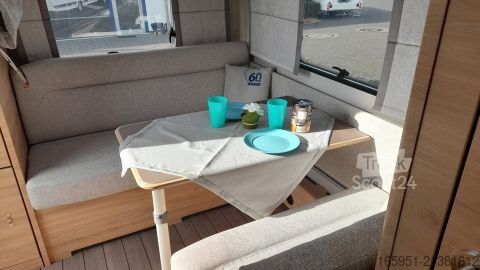 Caravane Knaus Südwind 420 QD 60 YEARS Bugfenster, 142L Kühlsch