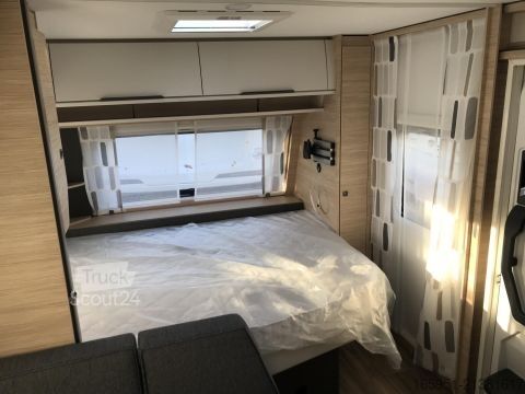 Bivalnik Fendt Apero Activ 560 SKM Mod.2026 2000kg Dekopaket