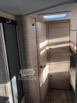 Bivalnik Fendt Apero Activ 560 SKM Mod.2026 2000kg Dekopaket