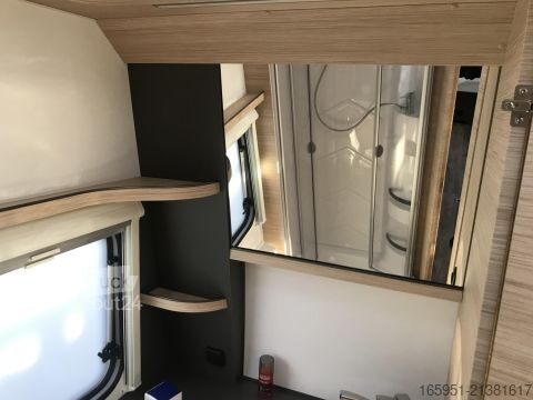 Bivalnik Fendt Apero Activ 560 SKM Mod.2026 2000kg Dekopaket