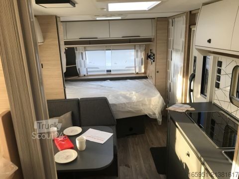 Bivalnik Fendt Apero Activ 560 SKM Mod.2026 2000kg Dekopaket