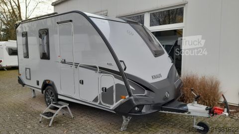 Rulotă Knaus Sport&Fun 480 QL Black Selection 1700kg,Dusche