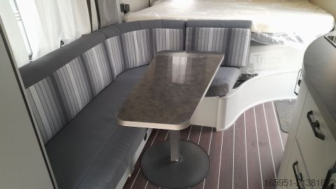 Rulotă Knaus Sport&Fun 480 QL Black Selection 1700kg,Dusche