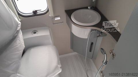 Rulotă Knaus Sport&Fun 480 QL Black Selection 1700kg,Dusche