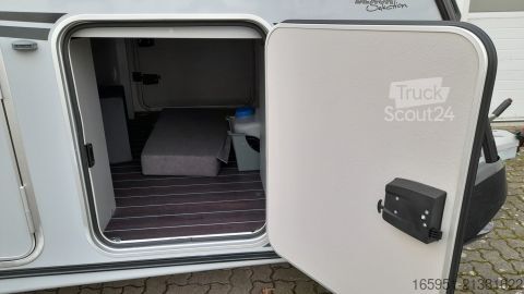 Rulotă Knaus Sport&Fun 480 QL Black Selection 1700kg,Dusche