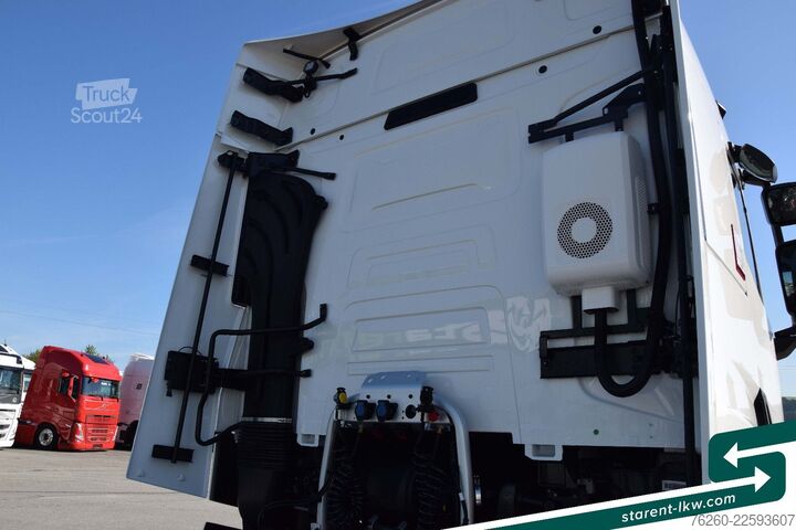 Standardní tahač RENAULT T520 Vollluftfederung Retader Standklima ACC