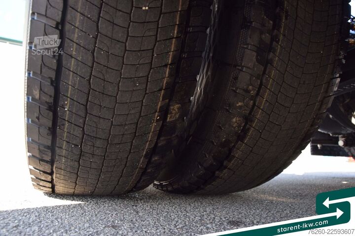 Standardní tahač RENAULT T520 Vollluftfederung Retader Standklima ACC