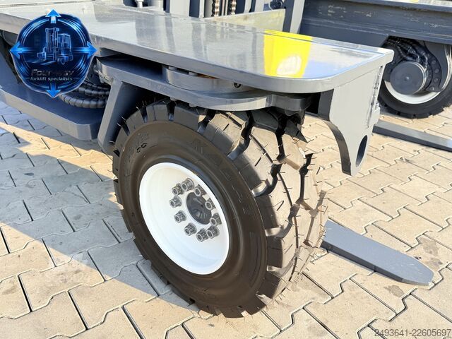 Dört yollu forklift Combilift C3000XL GAS DUPLEX 4550 FORK POSITIONER