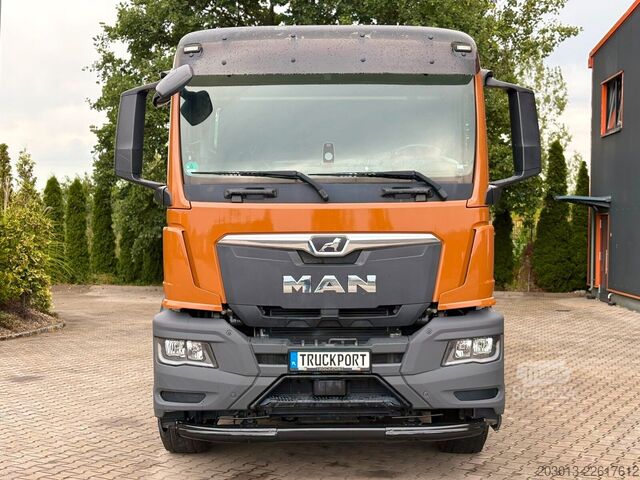 Caminhão betoneira MAN 35.400 8x4 BB CH Betonmischer Liebherr 9 m³