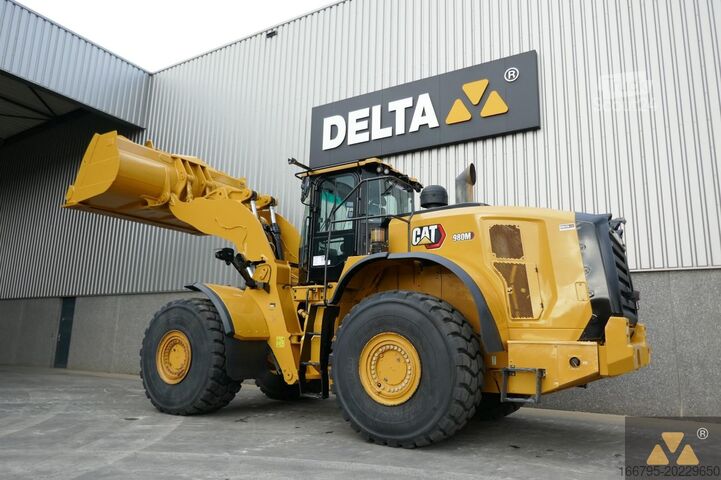 Kolesový nakladač Caterpillar 980M