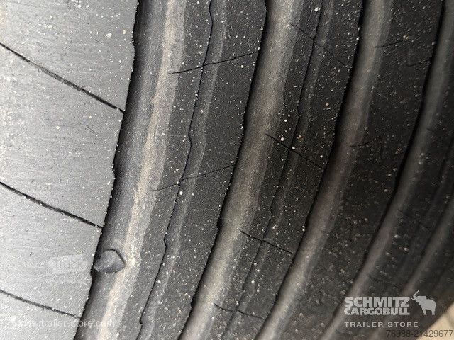 Auflieger mit Pritsche & Plane Schmitz Cargobull Curtainsider Mega