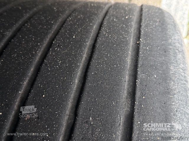 Auflieger mit Pritsche & Plane Schmitz Cargobull Curtainsider Mega