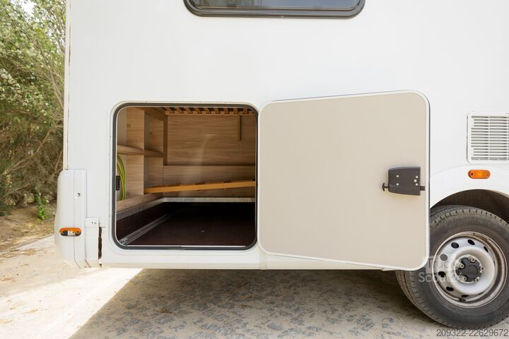 Halvintegreret autocamper Fiat Ducato Weinsberg Carasuite 2020 | Completamente accessoriato|5 posti letto