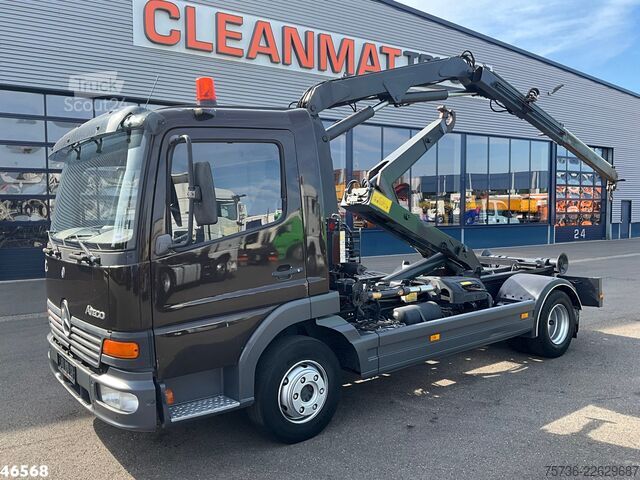 Sistema de braço de gancho Mercedes-Benz Atego 818 Fassi 4 Tonmeter laadkraan