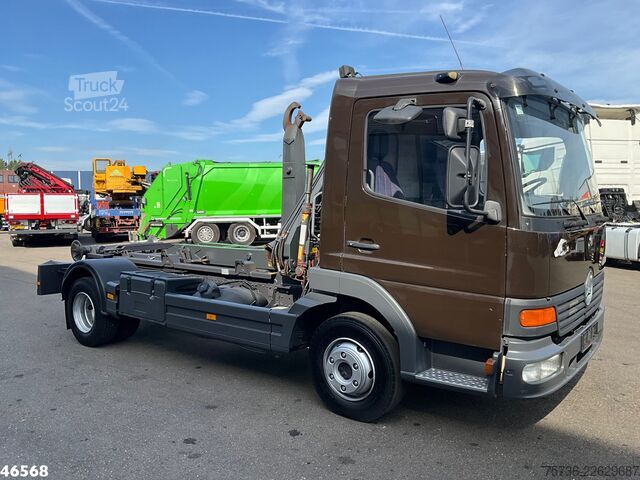 Sistema de braço de gancho Mercedes-Benz Atego 818 Fassi 4 Tonmeter laadkraan